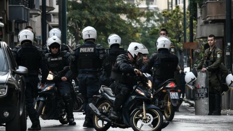 Σοβαρές καταγγελίες αντιμετωπίζει ο αστυνομικός που συνελήφθη από τους «Αδιάφθορους» της ΕΛ.ΑΣ.