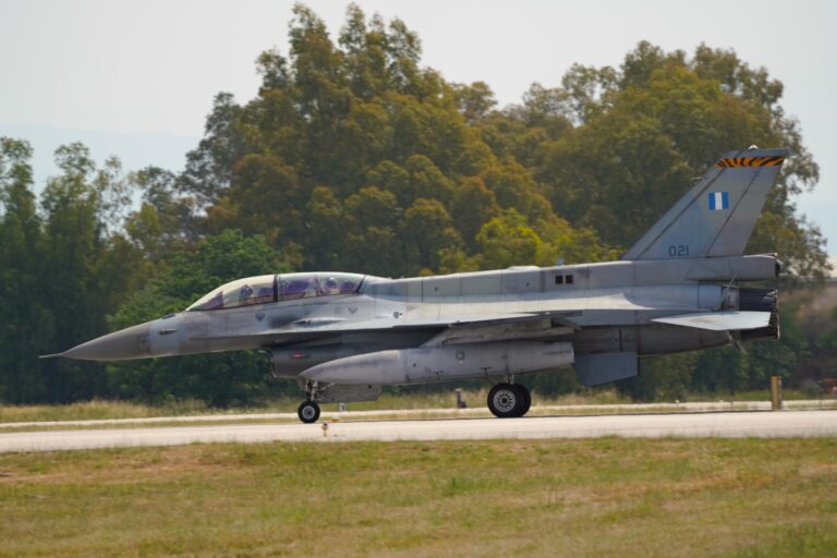 50 χρόνια F-16: Η ελληνική πολεμική ιπτάμενη μηχανή και η «Άκρως Απόρρητη»