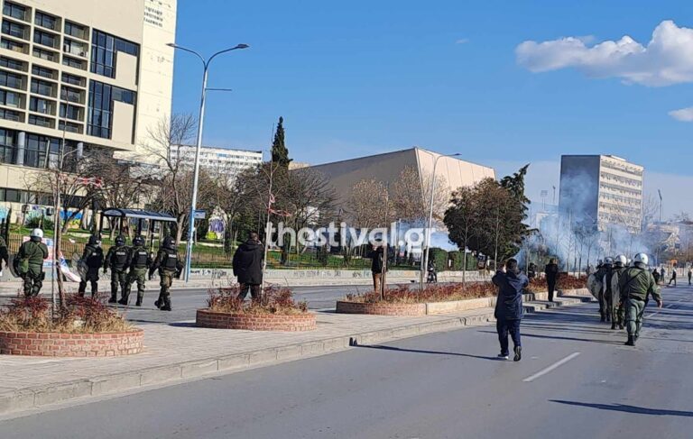 Θεσσαλονίκη: Επτά συλλήψεις για τα επεισόδια έξω από το ΑΠΘ