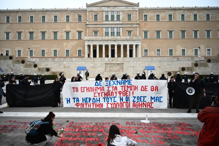 Χάρης Δούκας: «Μια συγνώμη δεν είναι αρκετή – Θα εισηγηθώ τη δημιουργία μνημείου για τα θύματα των Τεμπών»