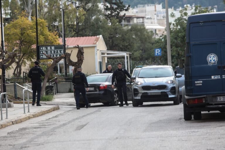 Σύλληψη ηγετικού στελέχους των «Πυρήνων της Φωτιάς»: Από την τρομοκρατία στη συνεργασία με το Ρουμπέτη