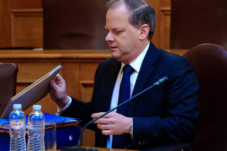Στη Βουλή δικογραφία κατά Καραμανλή για τα Τέμπη