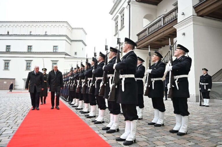 Στη Λιθουανία ο Νίκος Δένδιας – Επί τάπητος η συμμετοχή της βαλτικής χώρας στην αμυντική καινοτομία