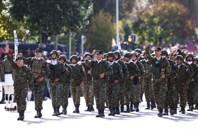 Ένοπλες Δυνάμεις: Εξετάζεται η εθελοντική στράτευση γυναικών