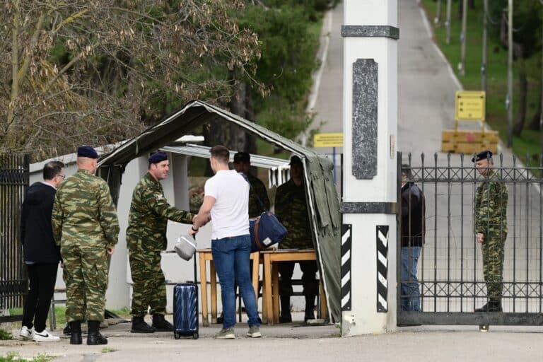 Στέφανος Κασσελάκης: Το απίστευτο αίτημα που έκανε στο στρατόπεδο της Θήβας – Τι ζήτησε