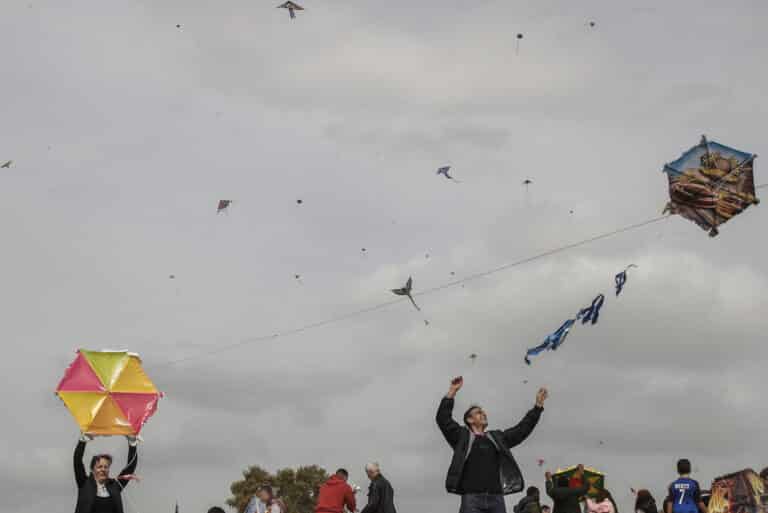 Καιρός: Καθαρά Δευτέρα με βροχές και πτώση της θερμοκρασίας – Σε ποιες περιοχές θα βρέξει