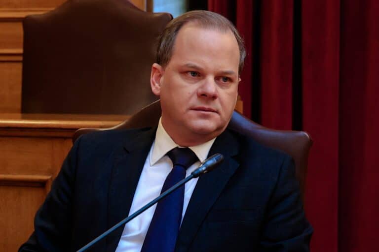 Τέμπη: Κακούργημα για Καραμανλή και Σπίρτζη «φωτογραφίζει» ο εφέτης ανακριτής