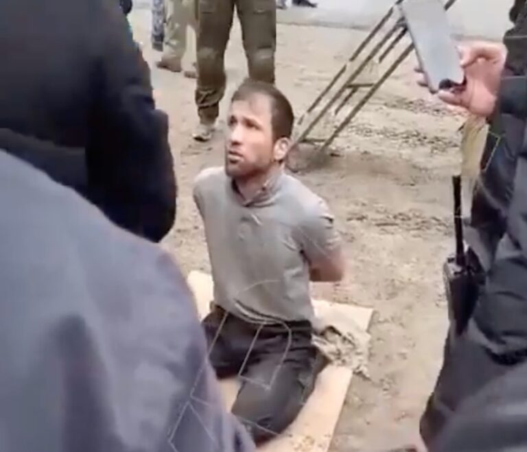 Μακελειό στη Μόσχα: Βίντεο ντοκουμέντο από την ανάκριση συλληφθέντα – «Το έκανα για τα λεφτά»