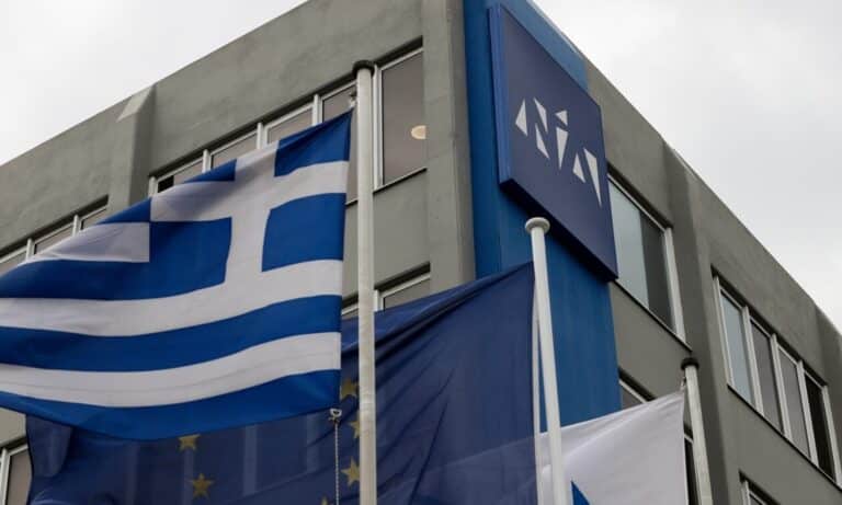 Επίθεση της ΝΔ στον ΣΥΡΙΖΑ: «Η Κουμουνδούρου υποκινεί σε επεισόδια εν όψει των παρελάσεων της 25ης Μαρτίου»