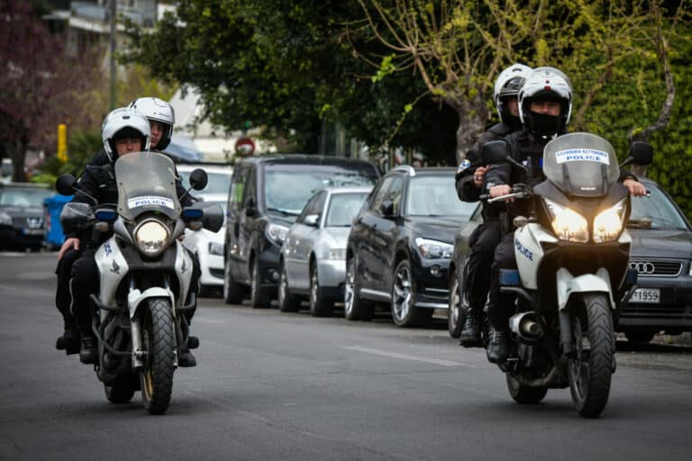 «Γέφυρα ζωής» για παιδί στη Θεσσαλονίκη – Έφτασε σε λιγότερο από 10 λεπτά στο νοσοκομείο με συνοδεία αστυνομικών