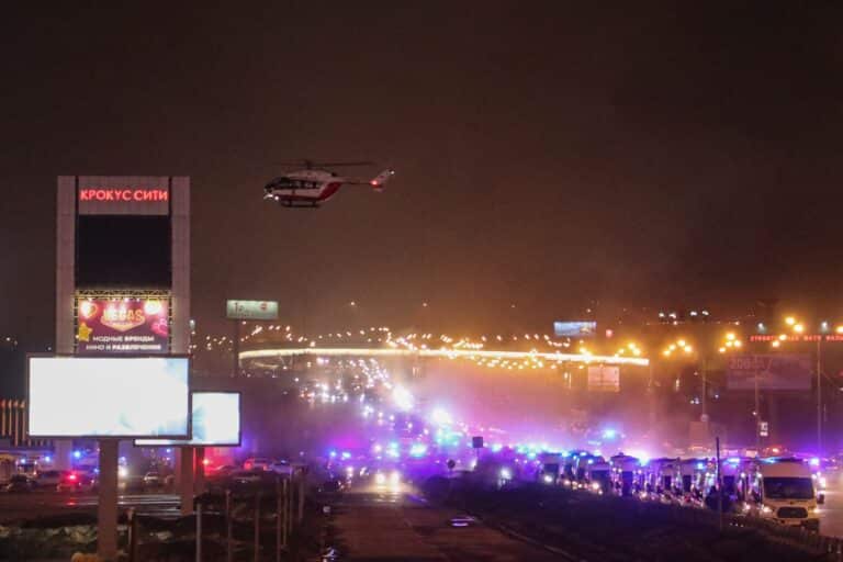 Το μακελειό στη Μόσχα υπενθύμισε στον πλανήτη ότι τα μαζικά χτυπήματα δεν έχουν εξαφανιστεί