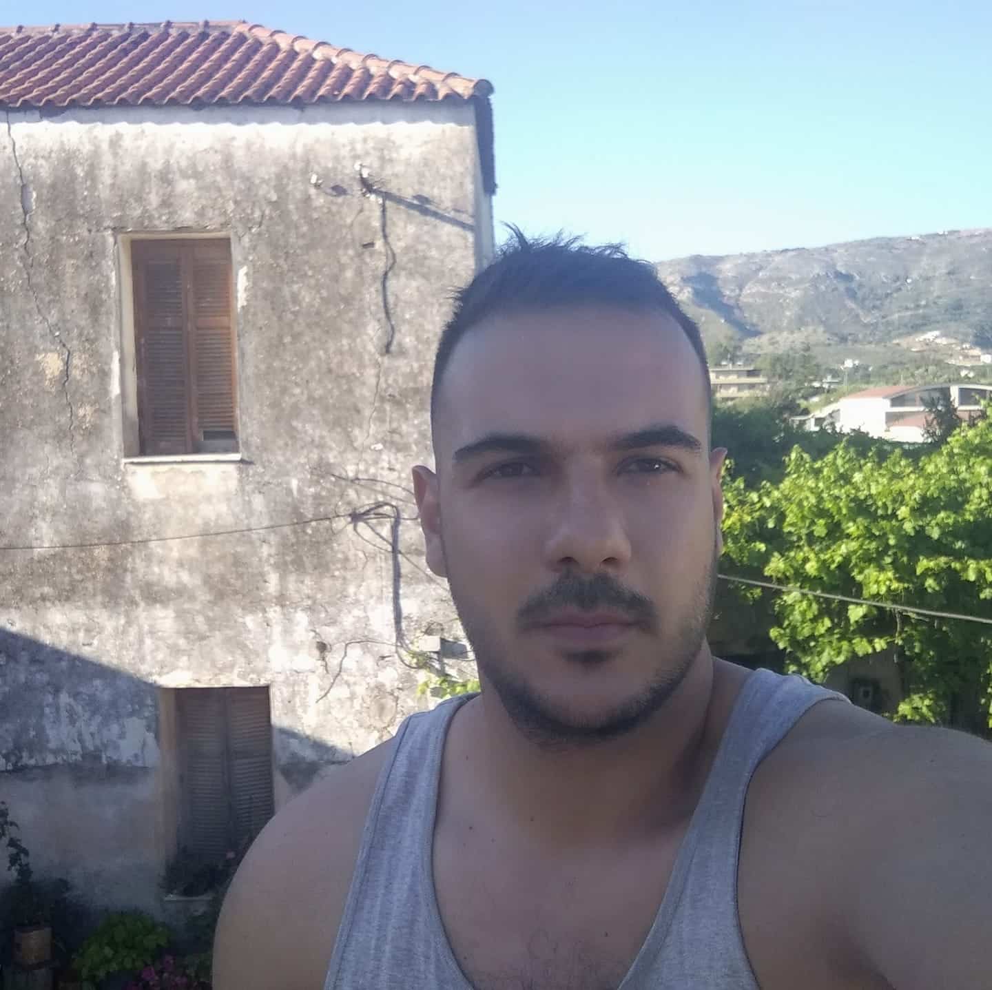 Αυτός είναι ο 31χρονος αστυνομικός που σκοτώθηκε στον Πειραιά - Το χρονικό της τραγωδίας (εικόνες)