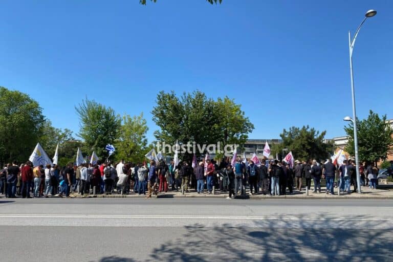 Θεσσαλονίκη: Αντιπολεμική διαμαρτυρία έξω από το Γ’ Σώμα Στρατού  