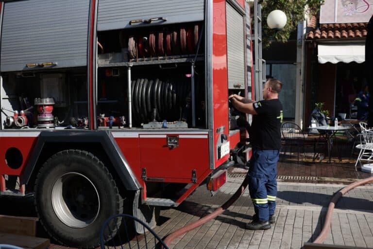 Θεσσαλονίκη: Έντονη δυσοσμία από φωτιά σε σκουπίδια και πλαστικά στην Πυλαία