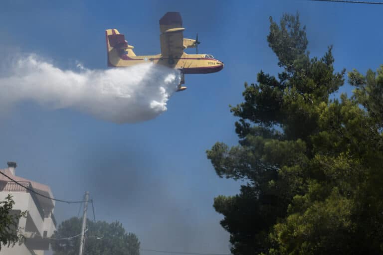 Επτά Καναντέρ νέου τύπου στην Ελλάδα για τις φωτιές