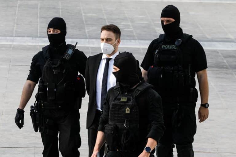 Πώς έγραψε στις πανελλήνιες ο Μπάμπης Αναγνωστόπουλος – Σε ποια σχολή φαίνεται πως περνάει