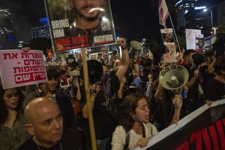 Ισραήλ: Σάλος από βίντεο που μετέδωσε η τηλεόραση με τίτλο «Γυναίκες στρατιώτες στα χέρια της Χαμάς»