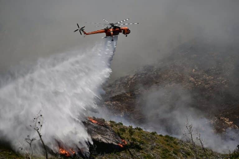 Κικίλιας: «Πετούν 25 drones στην Αττική για να προλάβουμε τις φωτιές – Είμαστε ένα βήμα πριν τον κόκκινο συναγερμό» (βίντεο)