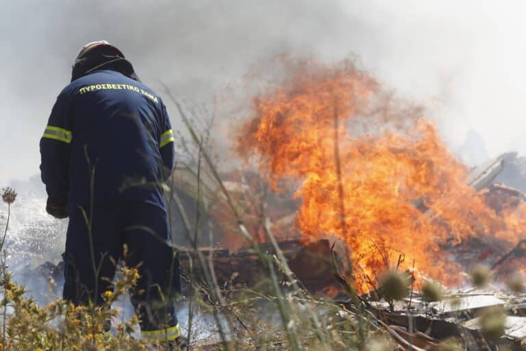 Υψηλός κίνδυνος πυρκαγιάς σήμερα σε αρκετές περιοχές – Συναγερμός και για την Αττική (χάρτης)