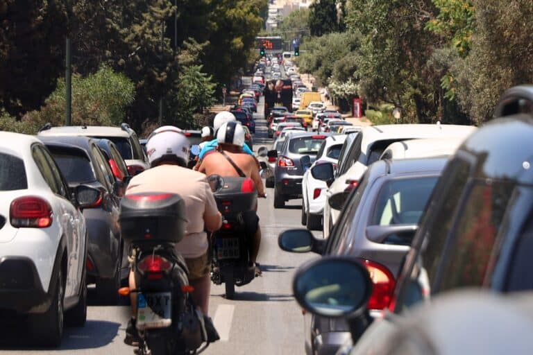 Τέλη Κυκλοφορίας: Τα νέα κλιμακωτά πρόστιμα για τους «ξεχασιάρηδες» – Τι αλλάζει