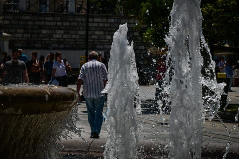 Δήμος Αθηναίων: Ανοίγουν επτά κλιματιζόμενες αίθουσες για τον καύσωνα – Αναλυτικά τα σημεία