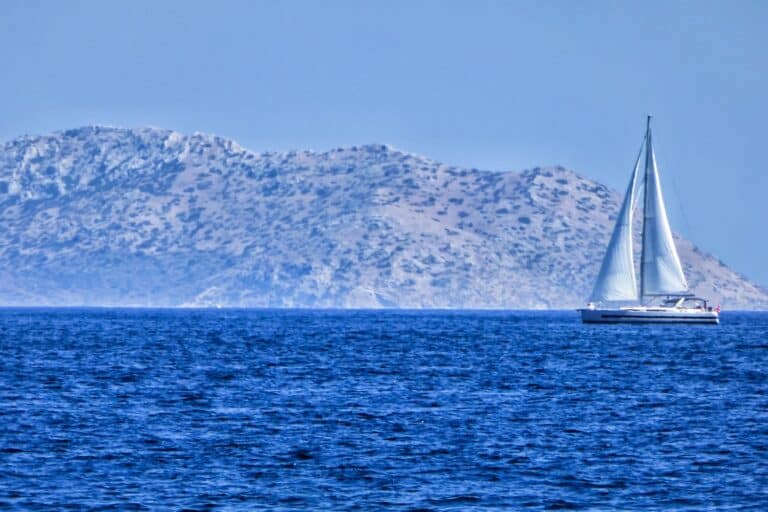 Kοκτέιλ ζέστης και ισχυρών ανέμων επιφυλάσσει ο καιρός σήμερα (30/6)