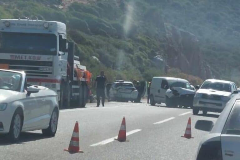 Τροχαίο στην Κρήτη: Βανάκι συγκρούστηκε με περιπολικό της ΕΛ.ΑΣ. – Δεν αναφέρθηκαν τραυματισμοί