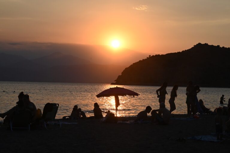 Καιρός: Δεκαπενταύγουστος με βροχές – Μέχρι πότε θα έχουμε καύσωνα