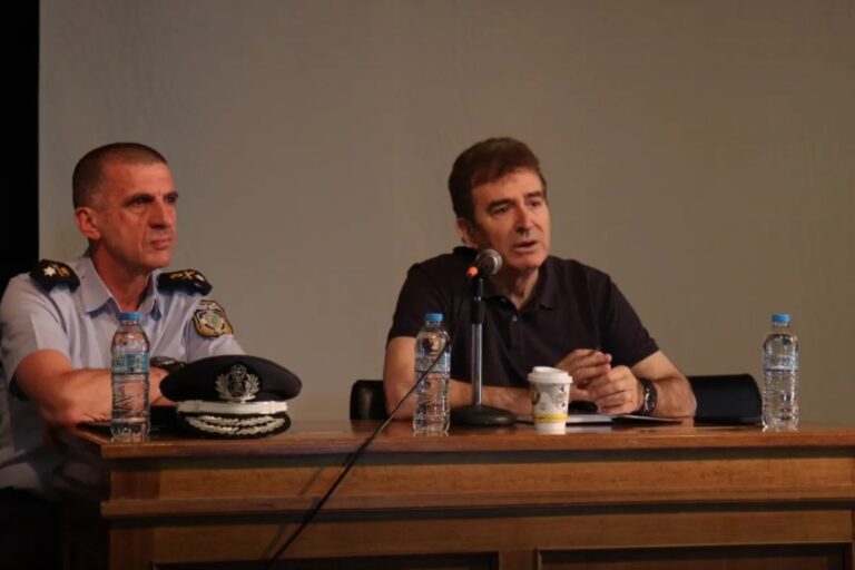 Χρυσοχοΐδης: «Προτεραιότητά μας, η κοινωνική αστυνόμευση» – Τι είπε για την ενδοοικογενειακή βία