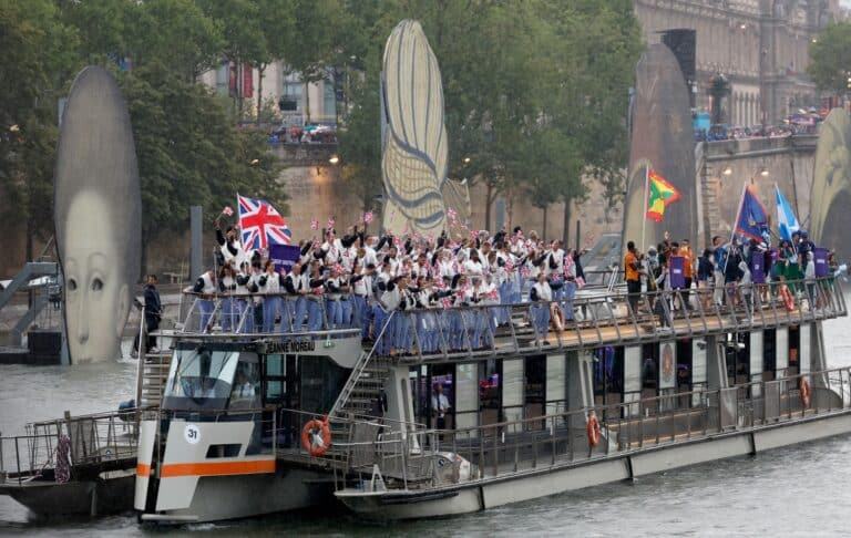 Ολυμπιακοί Αγώνες: Καταγγελίες από τους Βρετανούς για το φαγητό – «Μας σερβίρουν ωμό κρέας»