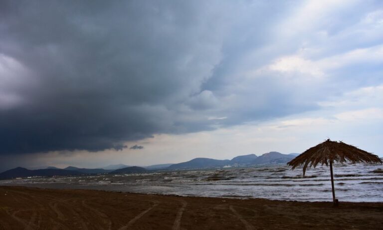 Βγήκαν τα μερομήνια: Πότε έρχονται βροχές και χιόνια – Αναλυτικά από Σεπτέμβριο έως Μάρτιο