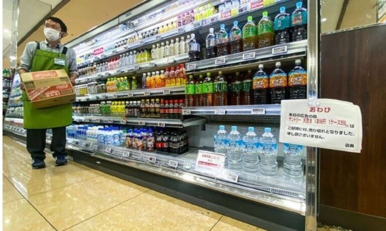 Χαμός στην Ιαπωνία: «Αδειάζουν» τα σούπερ μάρκετ μετά την προειδοποίηση για μεγασεισμό – Με δελτίο το νερό