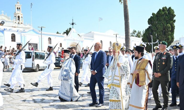 Δένδιας από Τήνο: «Βαδίζουμε για τις ισχυρότερες Ένοπλες Δυνάμεις που είχε ποτέ η Πατρίδα μας»