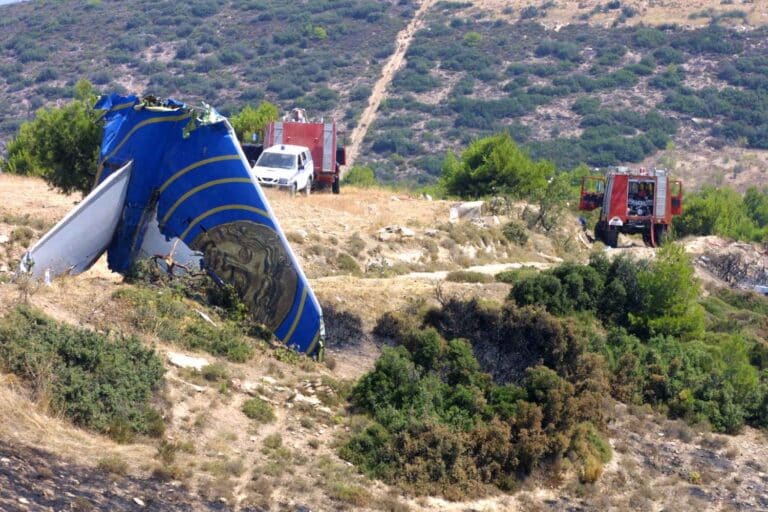 Όταν η πτήση «φάντασμα» της Helios σόκαρε τον κόσμο: Σαν σήμερα η αεροπορική τραγωδία στο Γραμματικό με τους 121 νεκρούς (εικόνες & βίντεο)