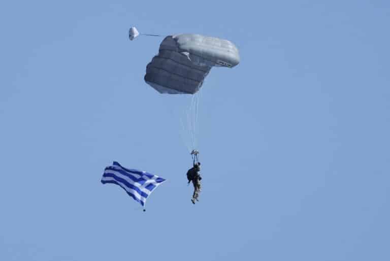 Εντυπωσιακές εικόνες από την πολυεθνική άσκηση «Ωρίων-24» – Έλληνες και ξένοι κομάντος εν δράσει