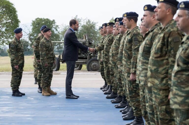 Ο Κεφαλογιάννης επισκέφθηκε την έδρα της 34ης Μηχανοκίνητης Ταξιαρχίας (εικόνες)