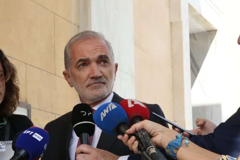 Σαλμάς: «Ο έλεγχος των βουλευτών και η απεριόριστη ελευθερία λόγου είναι συνταγματικά κατοχυρωμένο»