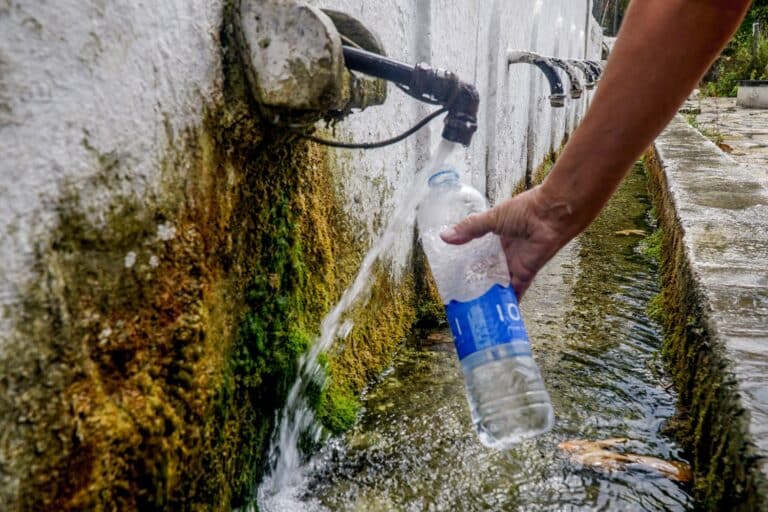 Γαύδος: Γιατρός καταγγέλλει ότι η δήμαρχος τον έδιωξε επειδή μίλησε για μόλυνση από πόσιμο νερό!