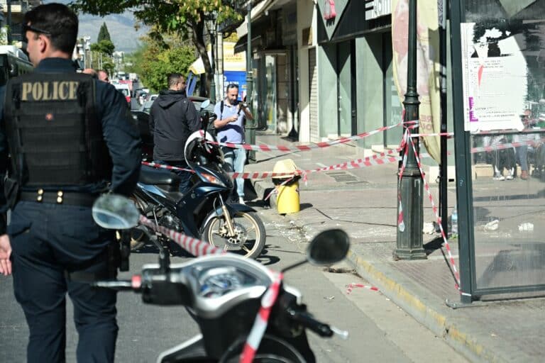 Άγιοι Ανάργυροι: Σοβάς έπεσε στο κεφάλι 14χρονης και την τραυμάτισε σοβαρά