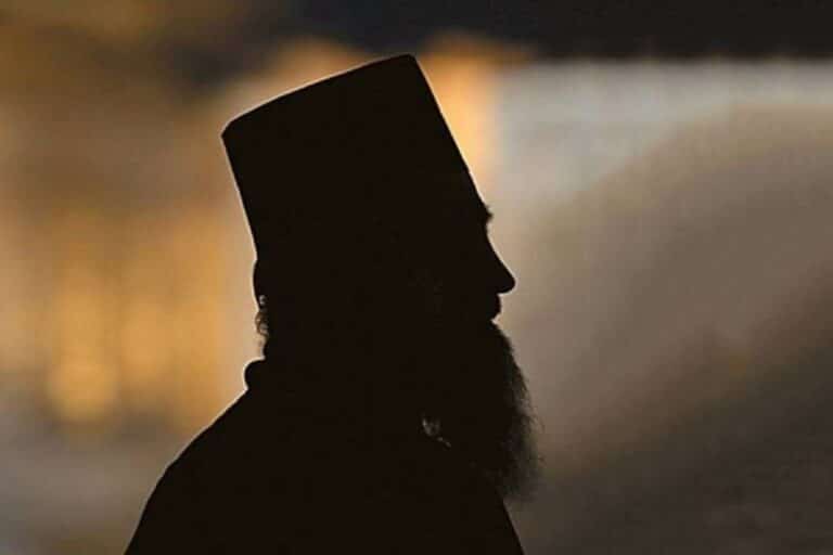 Ρέντης: Ιερέας πιάστηκε στα χέρια με πατέρα σε ποδοσφαιρικό αγώνα παιδιών