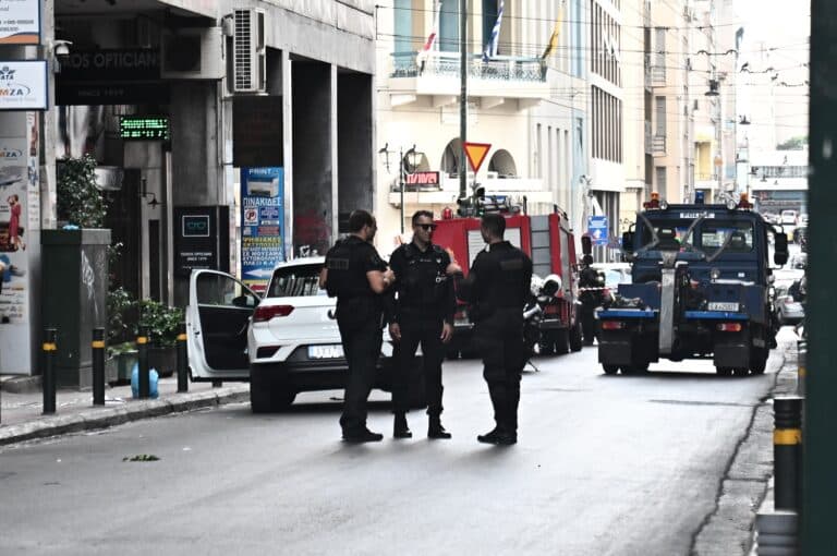 Για συμμετοχή στις «παρυφές» της Greek Mafia εξετάζεται o 39χρονος που συνελήφθη με όπλο και εκρηκτικά στο κέντρο της Αθήνας