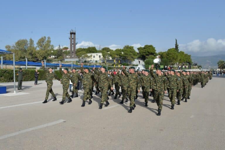 Πλήρης συντάξιμη υπηρεσία για τους Επαγγελματίες Οπλίτες σύμφωνα με διατάξεις που διέπουν τους υπόλοιπους Στρατιωτικούς