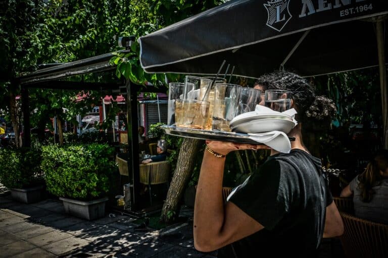 28η Οκτωβρίου: Πώς αμείβονται οι εργαζόμενοι που δουλεύουν στην αργία!