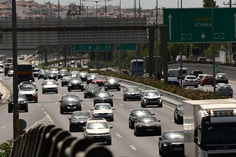 Τέλη Κυκλοφορίας: Οριστικό χαράτσι στα παλιά αυτοκίνητα – Τι θα πληρώσουν οι ιδιοκτήτες