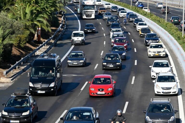 Κίνηση τώρα: Μποτιλιάρισμα στον Κηφισό – Καθυστερήσεις στην Αττική Οδό (χάρτης)