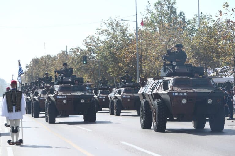 LIVE η μεγάλη στρατιωτική παρέλαση στη Θεσσαλονίκη για την 28η Οκτωβρίου!