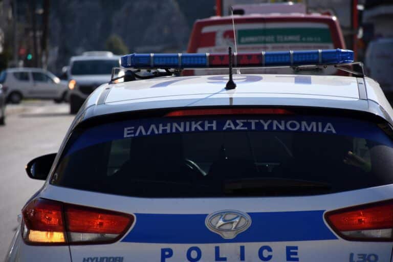 Θεσσαλονίκη: Εννέα μετανάστες εντοπίστηκαν σε καρότσα φορτηγού – Συνελήφθη ο 50χρονος οδηγός