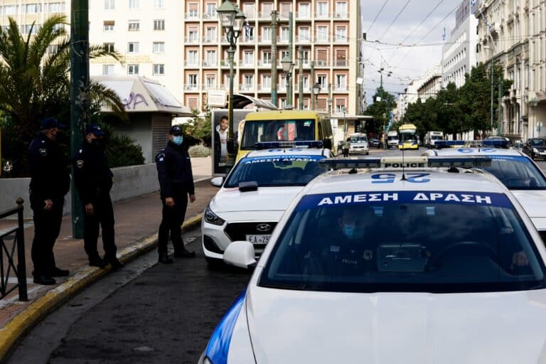 Έλεγχοι της ΕΛ.ΑΣ σε οίκους ανοχής σε Αθήνα και Περιστέρι για σωματεμπορία – Συνελήφθησαν 11 άτομα