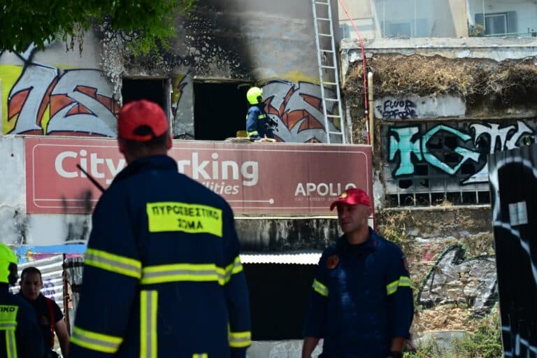 Θεσσαλονίκη: Φωτιά σε εγκαταλελειμμένο σπίτι – Κάηκε ολοσχερώς
