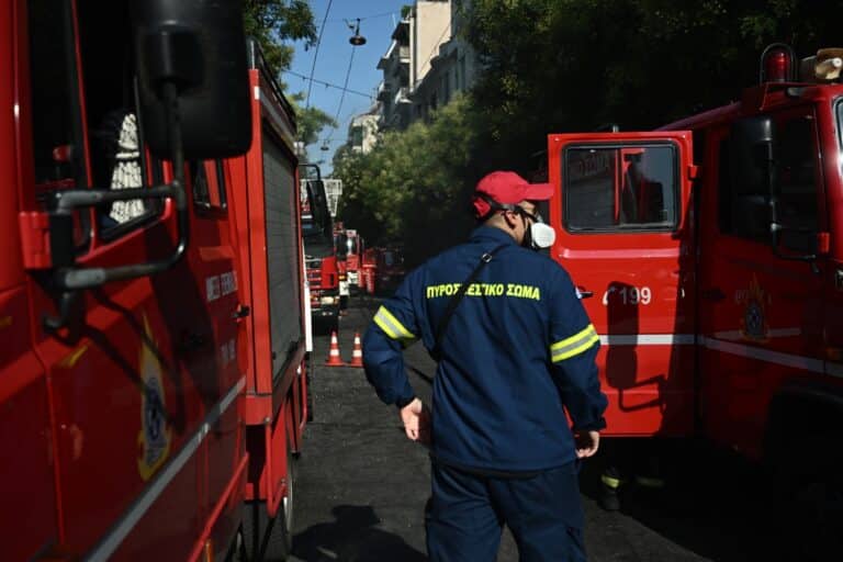 Επιστολή της ΕΑΚΠ στον Αρχηγό της Πυροσβεστικής: Να αρθεί η τιμωρητική μετακίνηση που επιβλήθηκε σε πυροσβέστρια στη Θεσσαλονίκη